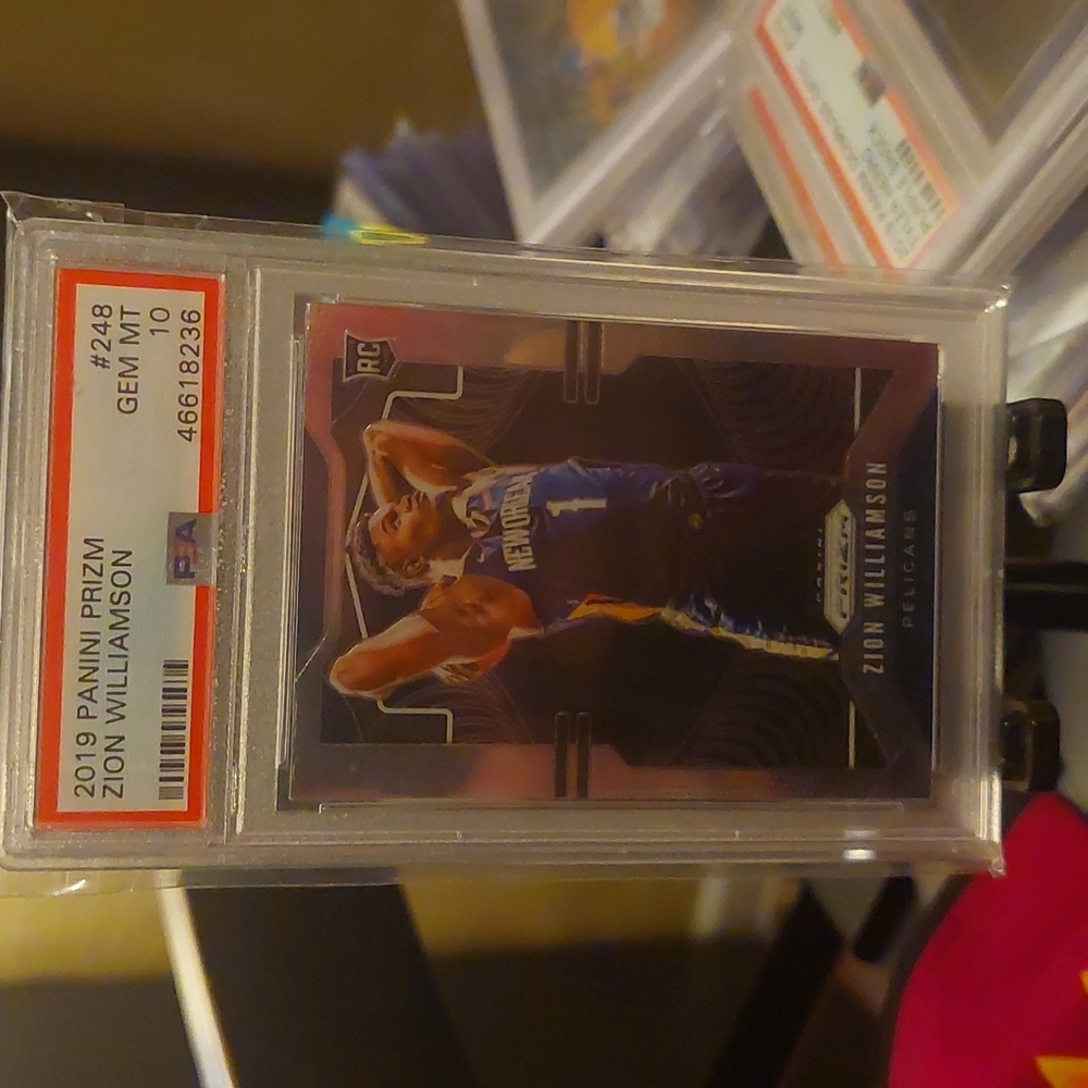 ZION WILLIAMSON 2019 PANINI PRIZM BASE PSA 10